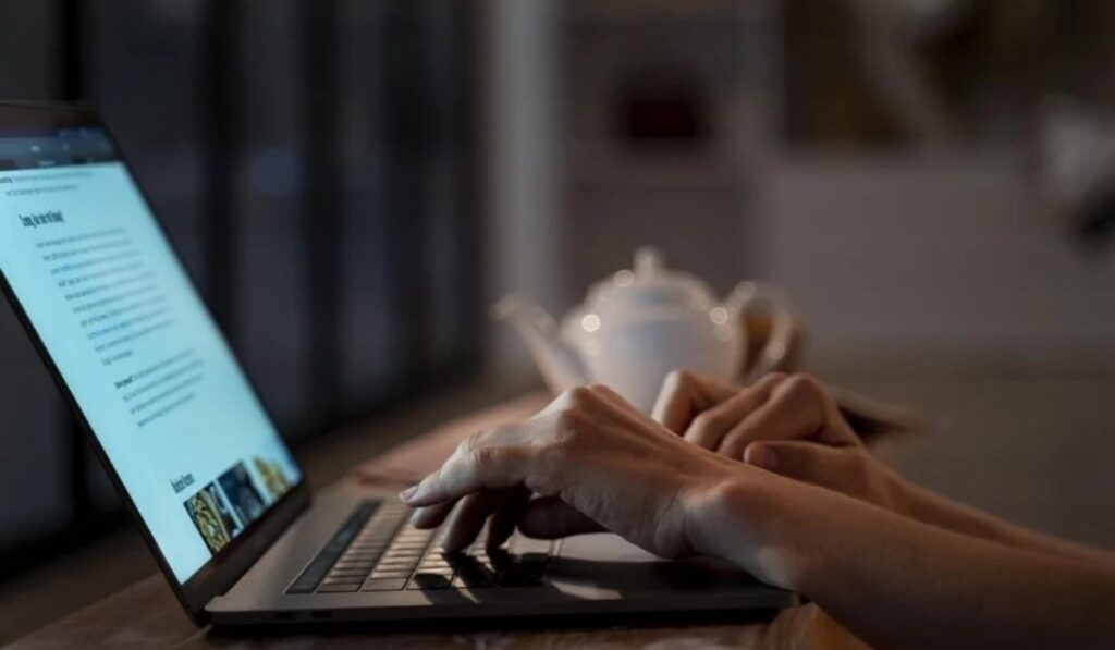 Avstarnews Phone Number