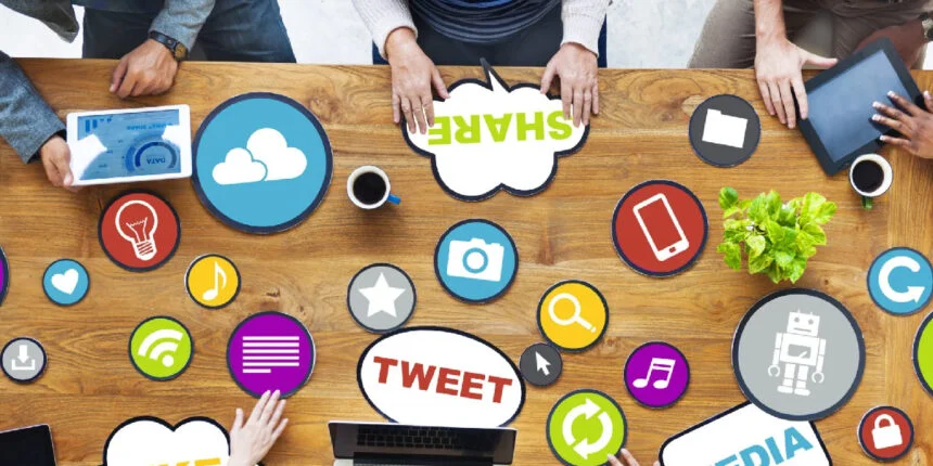 Crew CloudySocial com